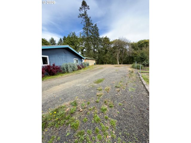 6520 CORVALLIS Rd, Independence, OR 97351