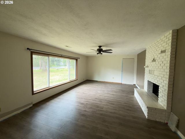 6520 CORVALLIS Rd, Independence, OR 97351
