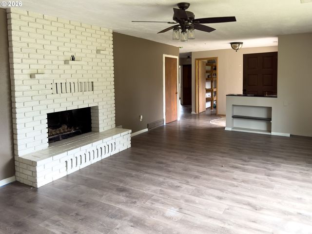 6520 CORVALLIS Rd, Independence, OR 97351