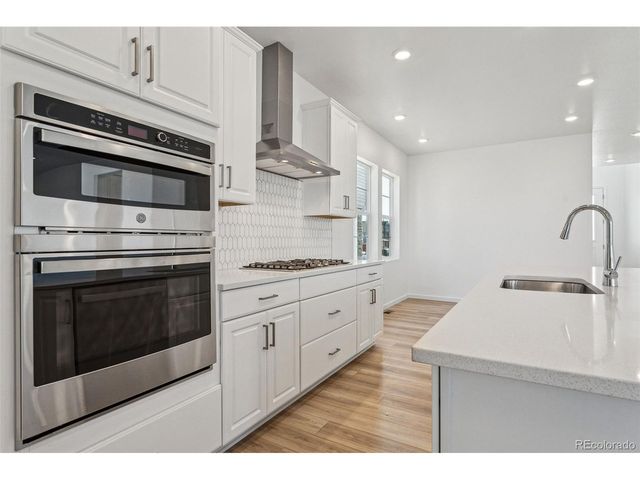 16938 W 92nd Dr, Arvada, CO 80007