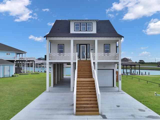 1060 Waterways Drive, Crystal Beach, TX 77650