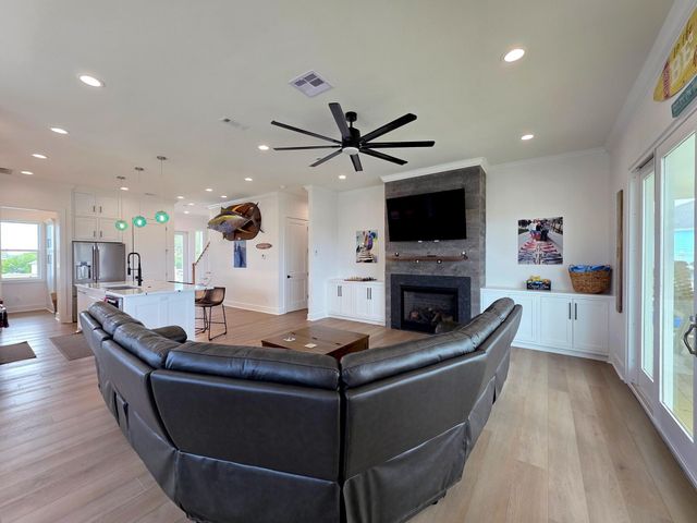 1060 Waterways Drive, Crystal Beach, TX 77650