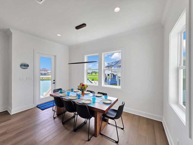 1060 Waterways Drive, Crystal Beach, TX 77650