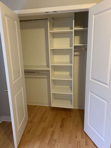 6125 N Clark Street 104, Chicago, IL 60660