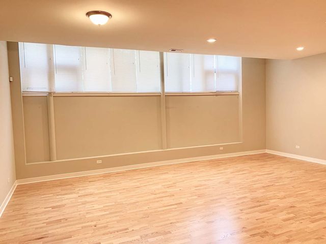 6125 N Clark Street 104, Chicago, IL 60660