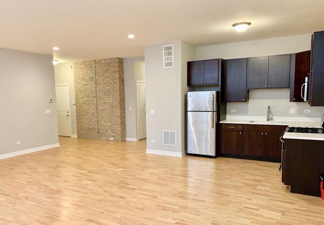 6125 N Clark Street 104, Chicago, IL 60660