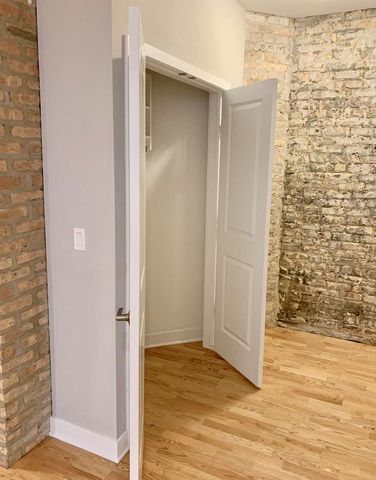 6125 N Clark Street 104, Chicago, IL 60660