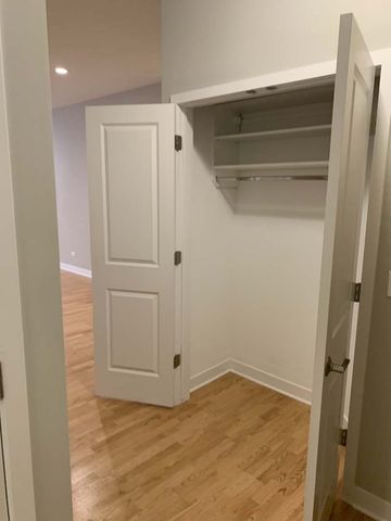 6125 N Clark Street 104, Chicago, IL 60660