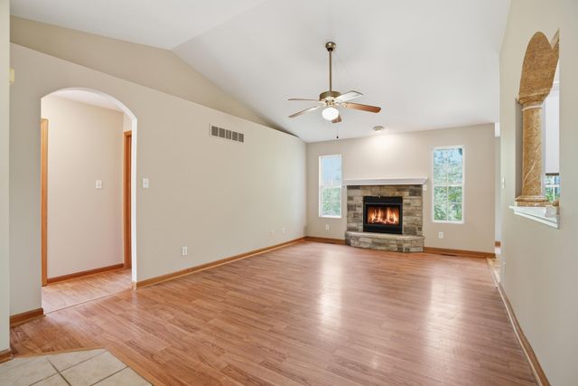 5 Browning Lane, Valparaiso, IN 46383