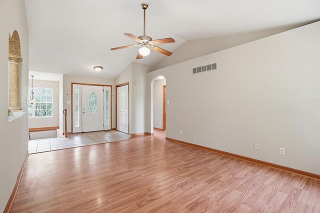 5 Browning Lane, Valparaiso, IN 46383