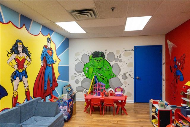 270-10 Grand Central Parkway 3F, Floral Park, NY 11005