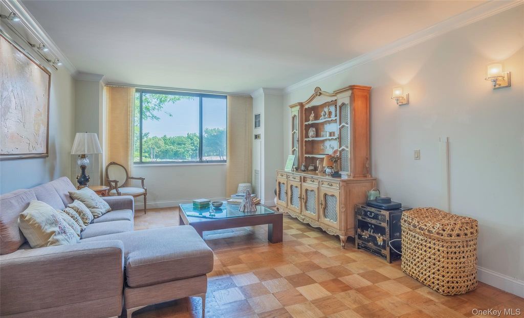 270-10 Grand Central Parkway 3F, Floral Park, NY 11005 — photo 5