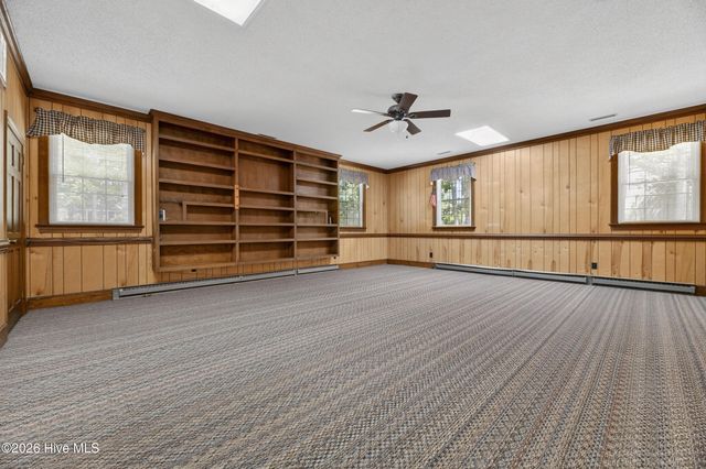 210 King George Road, Greenville, NC 27858