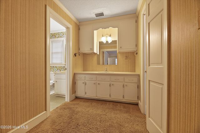 210 King George Road, Greenville, NC 27858