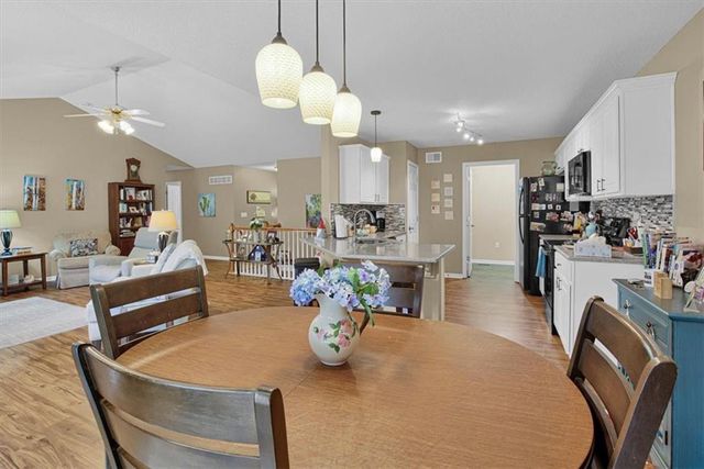 512 Brentwood Drive, Liberty, MO 64068