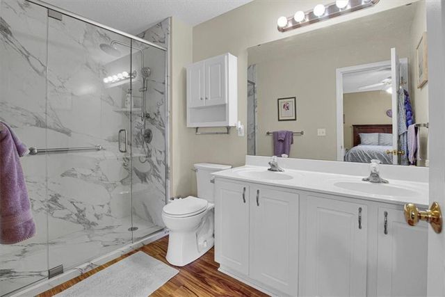 512 Brentwood Drive, Liberty, MO 64068