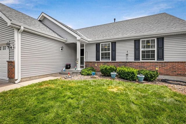 512 Brentwood Drive, Liberty, MO 64068