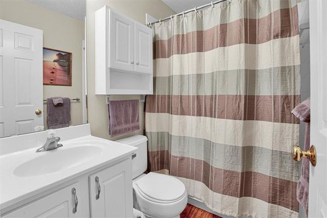 512 Brentwood Drive, Liberty, MO 64068