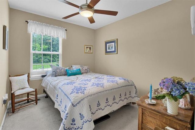 512 Brentwood Drive, Liberty, MO 64068