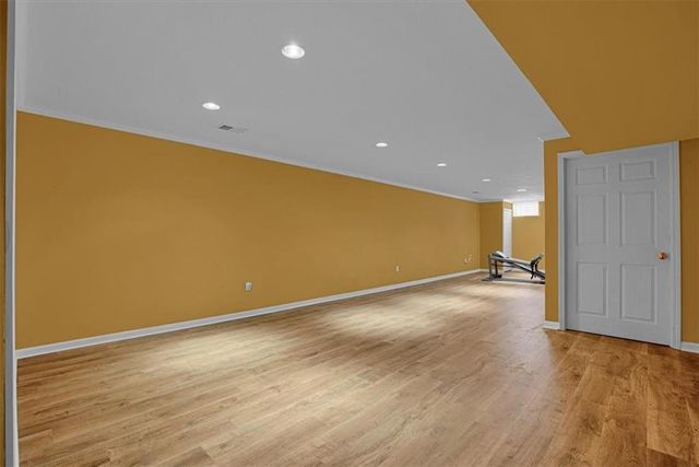 512 Brentwood Drive, Liberty, MO 64068