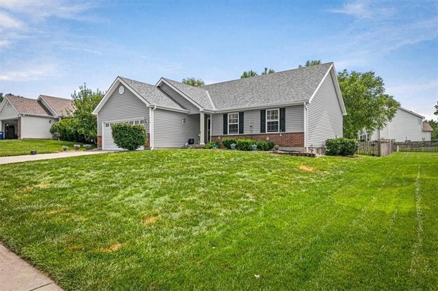 512 Brentwood Drive, Liberty, MO 64068