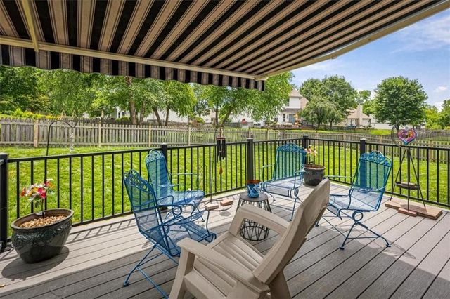 512 Brentwood Drive, Liberty, MO 64068