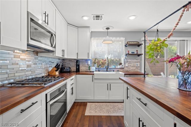 10413 Mount Washington Avenue, Las Vegas, NV 89166