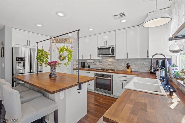10413 Mount Washington Avenue, Las Vegas, NV 89166