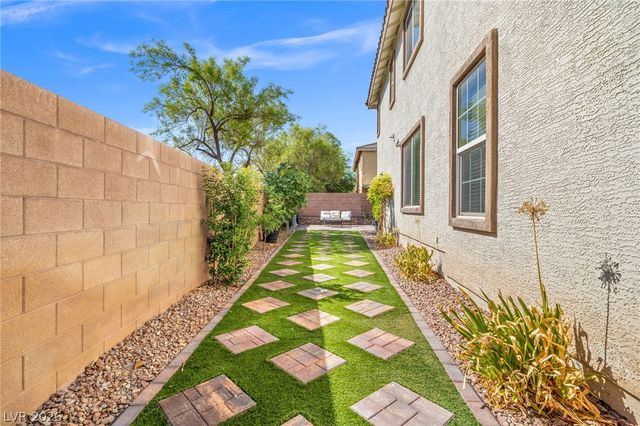10413 Mount Washington Avenue, Las Vegas, NV 89166