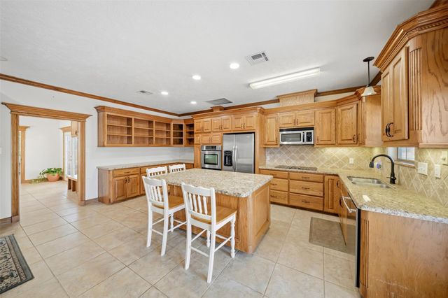 2365 S Fm 46, Franklin, TX 77856