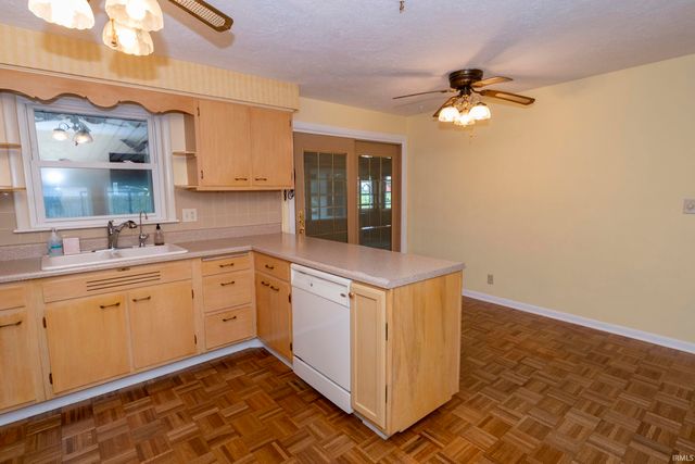 16180 Madison Road, South Bend, IN 46614