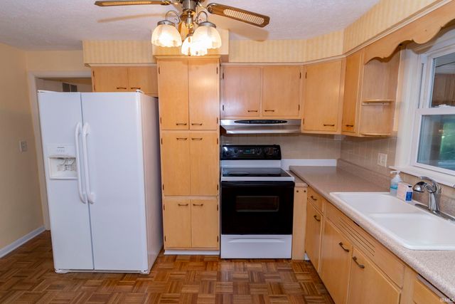 16180 Madison Road, South Bend, IN 46614