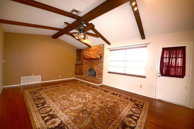 1224 NW 6th Place, Moore, OK 73170