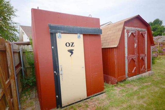1224 NW 6th Place, Moore, OK 73170