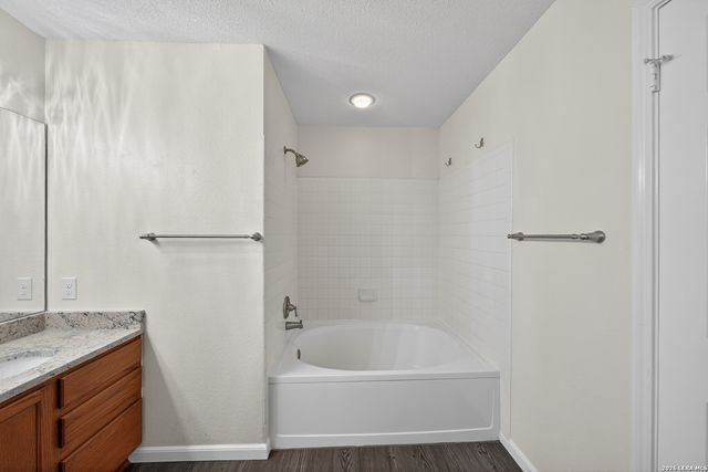 8614 Running Quail, San Antonio, TX 78250