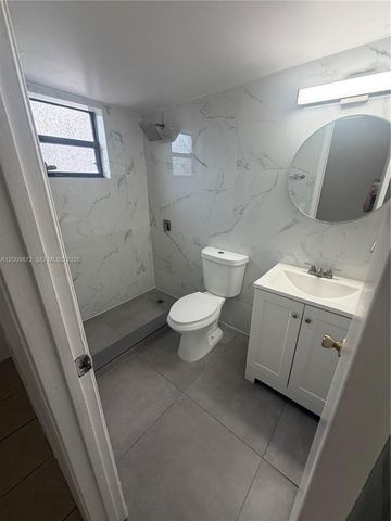 8185 NW 7th St 209, Miami, FL 33126