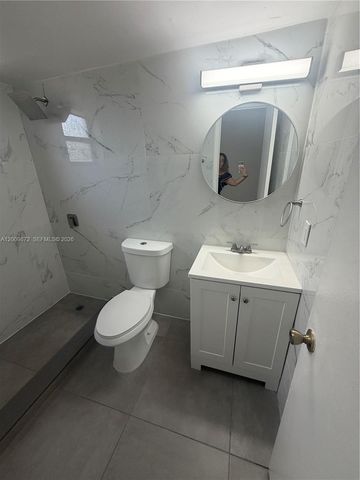 8185 NW 7th St 209, Miami, FL 33126