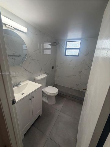 8185 NW 7th St 209, Miami, FL 33126