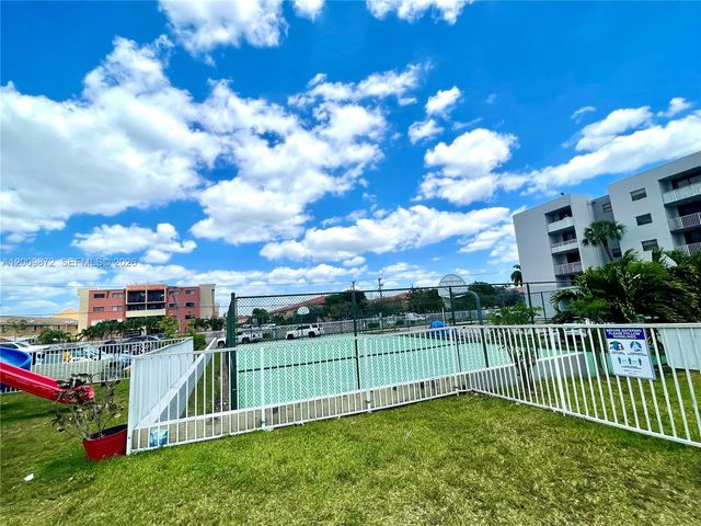 8185 NW 7th St 209, Miami, FL 33126