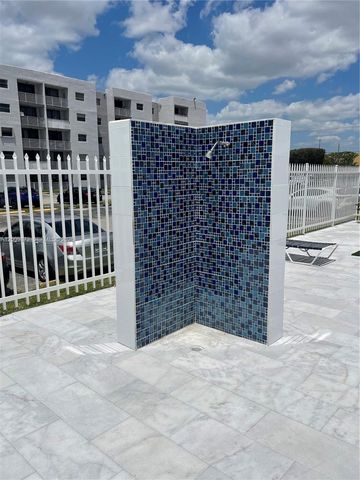 8185 NW 7th St 209, Miami, FL 33126