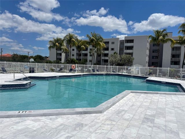 8185 NW 7th St 209, Miami, FL 33126