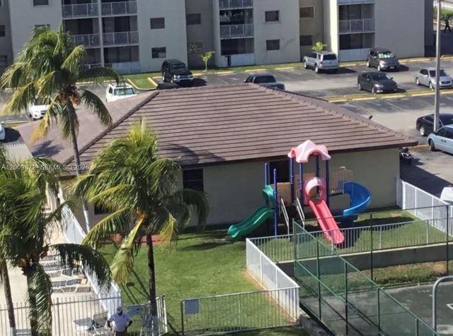 8185 NW 7th St 209, Miami, FL 33126