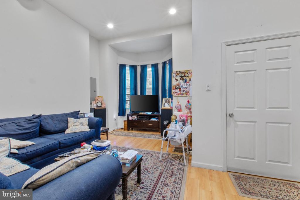 1422 W TIOGA ST, Philadelphia, PA 19140 — photo 2