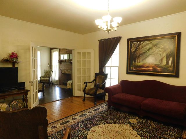 602 E NORTH ST, Lindale, TX 75771