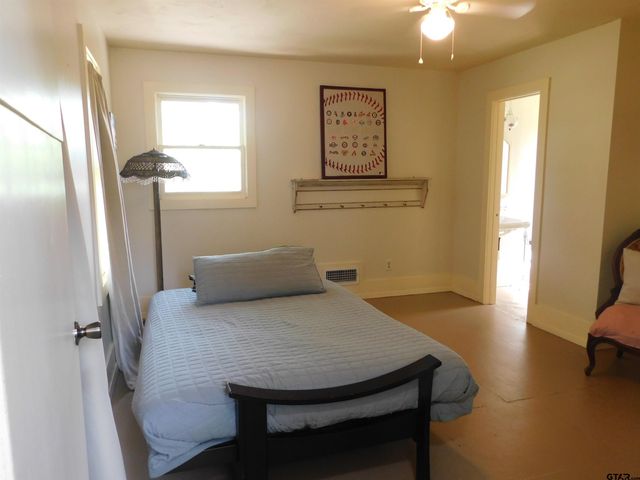 602 E NORTH ST, Lindale, TX 75771