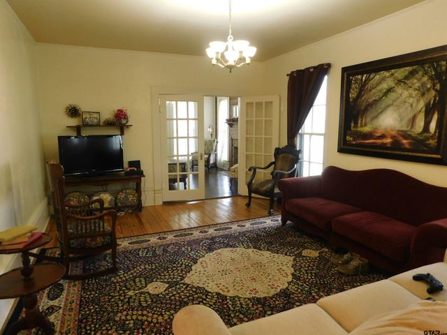 602 E NORTH ST, Lindale, TX 75771