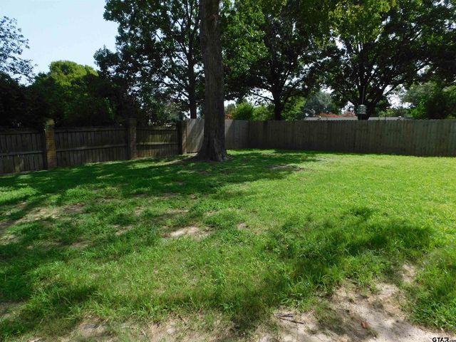 602 E NORTH ST, Lindale, TX 75771