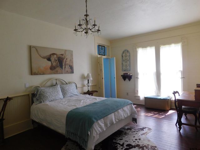 602 E NORTH ST, Lindale, TX 75771