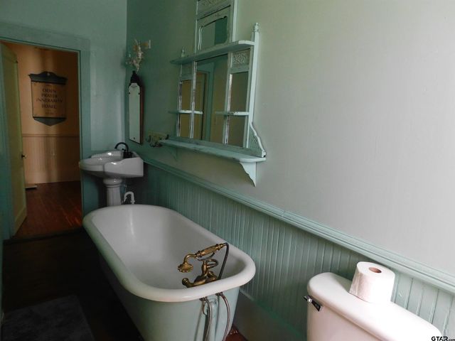 602 E NORTH ST, Lindale, TX 75771