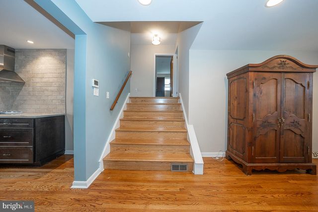 20 FAIRVIEW RD, Swarthmore, PA 19081